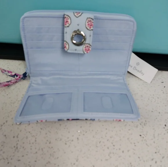 Vera Bradley Turnlock Wallet Magnifique Leaf NWT - Picture 3 of 4